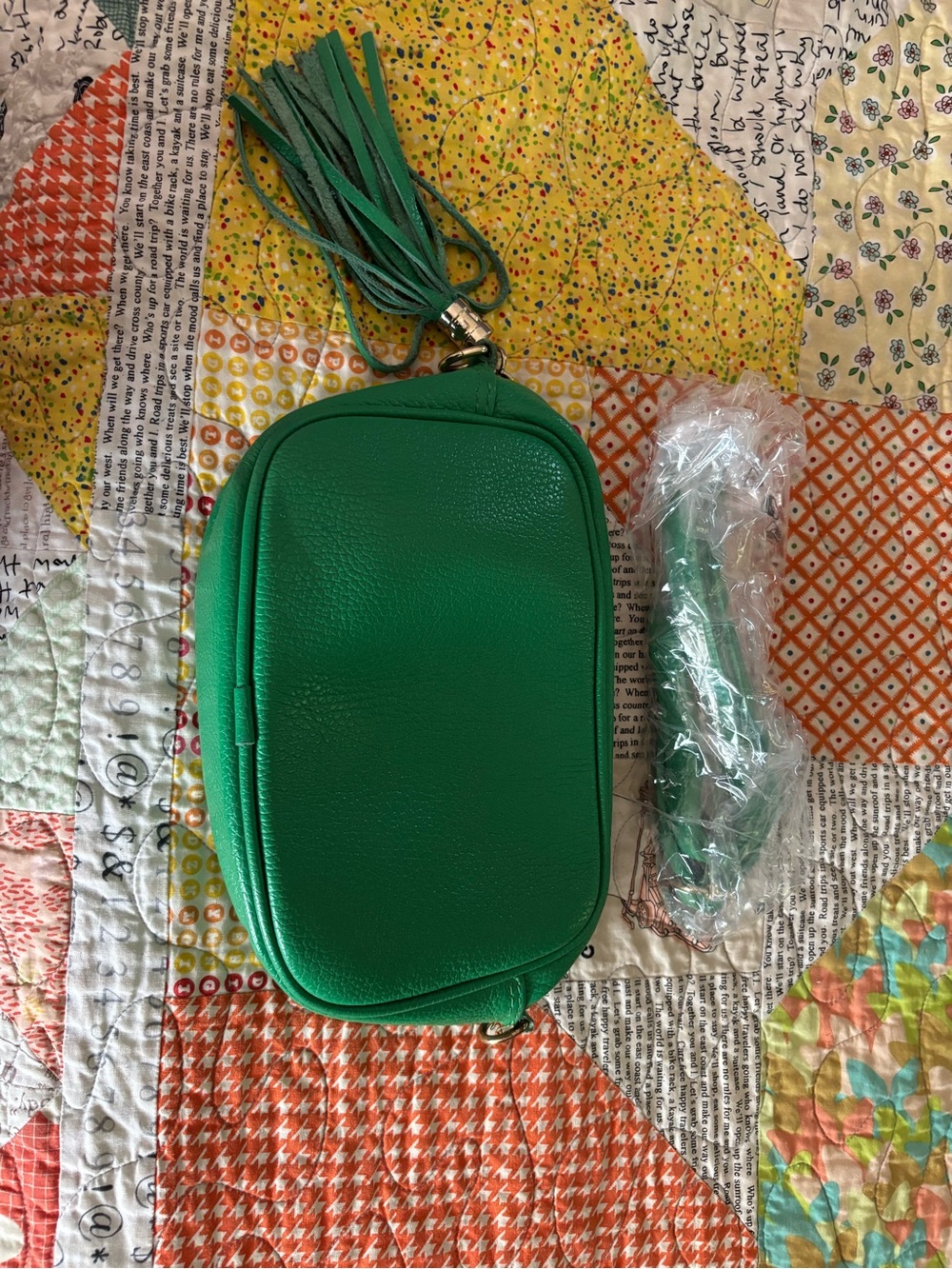 Beautiful Takeasy Italian leather green crossbody